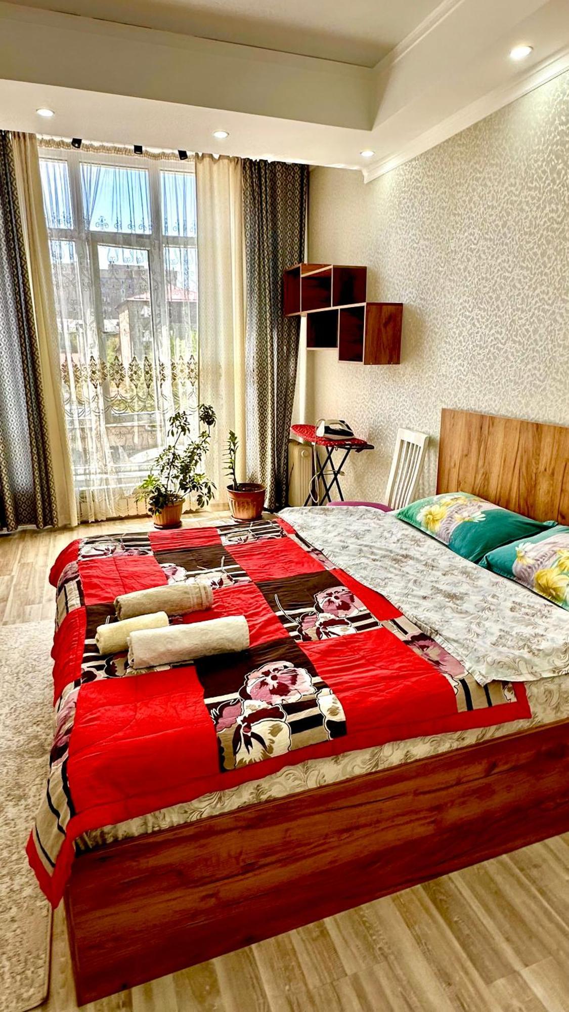 Central Apartment Bishkek Exterior foto